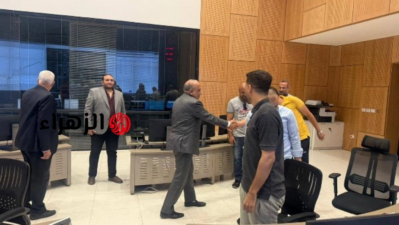 وزير الكهرباء يتفقد مركز التحكم القومي لمتابعة استقرار الشبكة خلال ارتفاع الأحمال إلى 36 ألف ميجاوات