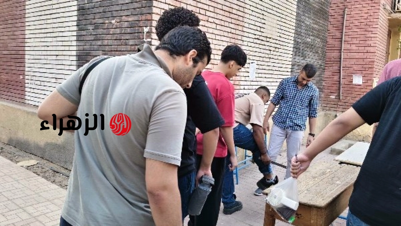 10 صور توضح إجراءات التفتيش الذاتي للطلاب داخل لجان امتحانات الثانوية العامة