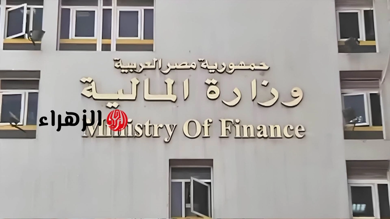 رسمياً.. تطبيق زيادة الأجور ورفع الحد الأدنى لـ 8 آلاف جنيه بدءاً من مرتبات يوليو