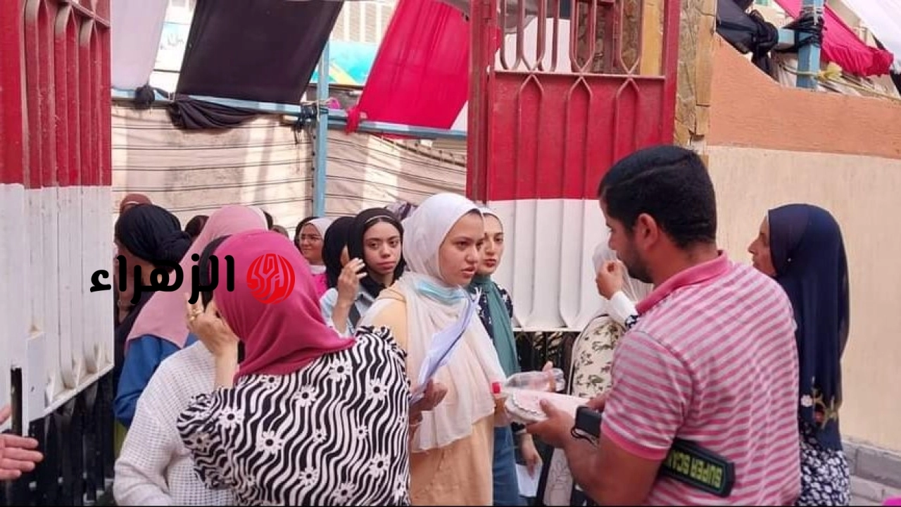 أولياء أمور يطالبون رؤساء لجان الثانوية العامة بالسماح بدخول الطلاب قبل الامتحان بعشر دقائق