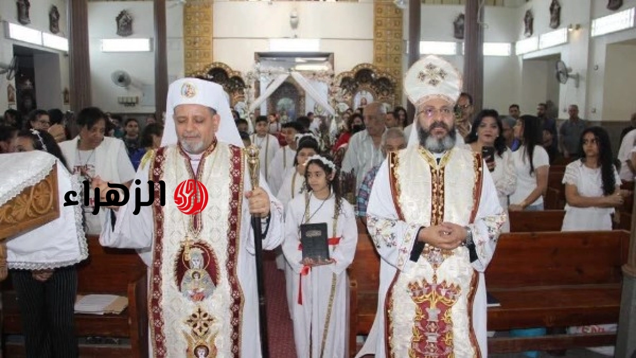 الأنبا بشارة يقود قداس المناولة الاحتفالية بكنيسة العائلة المقدسة في ملوي