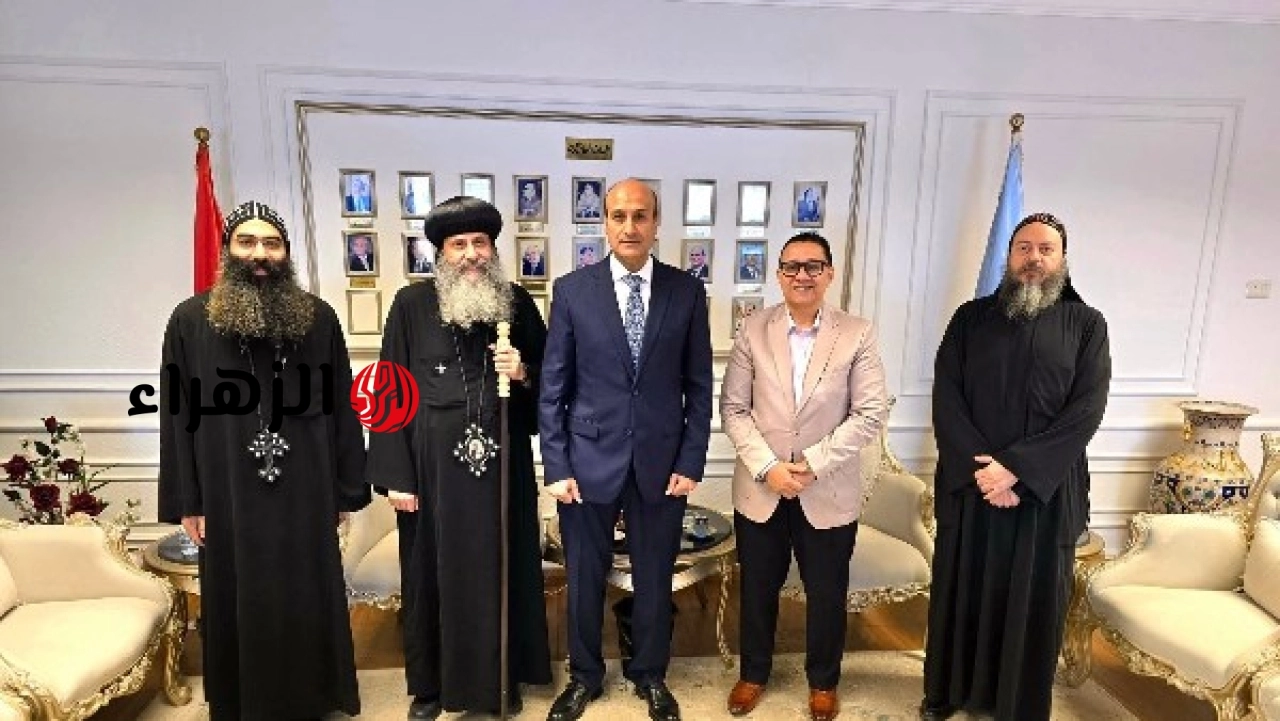 الأنبا بيجول يزور ديوان عام محافظة أسيوط ويلتقي المحافظ لبحث التعاون المشترك