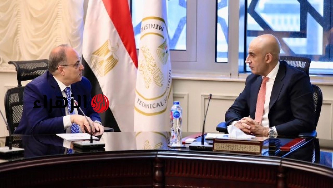 التعليم تبحث مع هيئة الدواء تدريب كوادر فنية متخصصة للعمل في قطاع الصناعات الدوائية