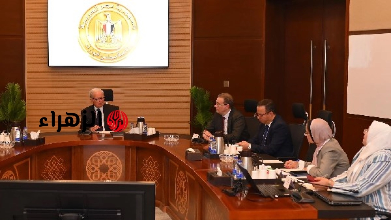 الحكومة تبحث إعادة هيكلة الجهاز الإداري وتطوير التحول الرقمي وخطط ترشيد الإنفاق
