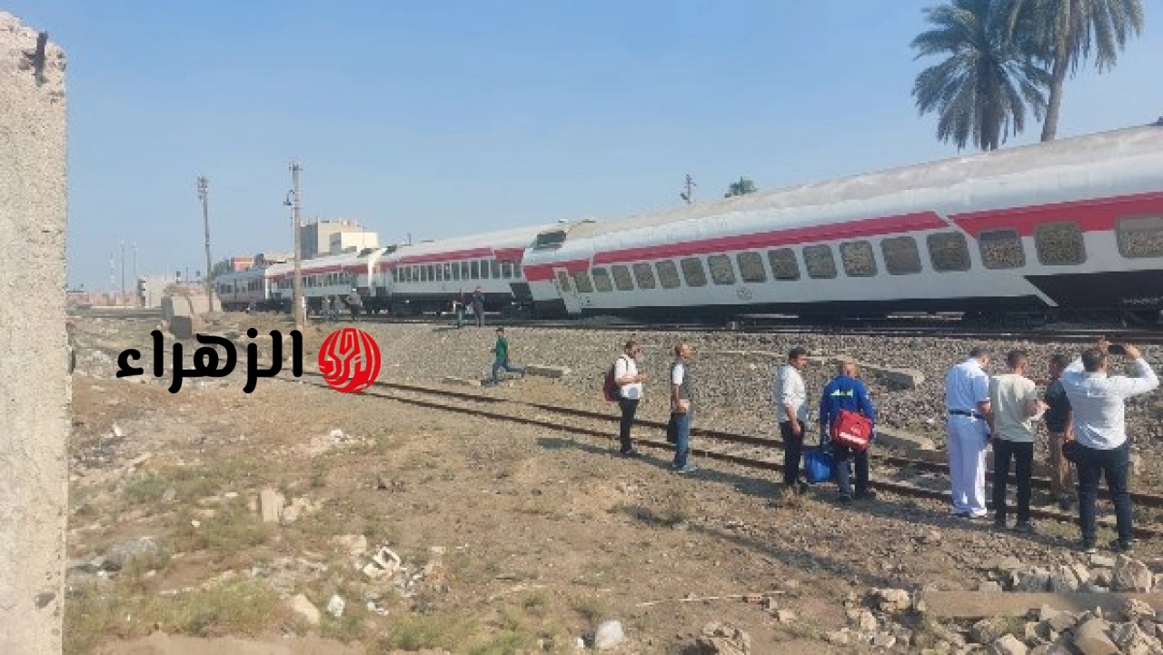 السكة الحديد تعلن خروج أربع عربات من قطار القاهرة الإسكندرية عن القضبان وبدء أعمال الإصلاح