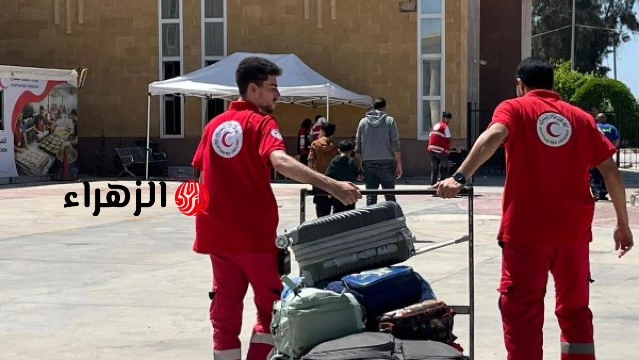 الهلال الأحمر يستقبل الدفعة التاسعة والأربعين من المصابين الفلسطينيين للعلاج في مصر