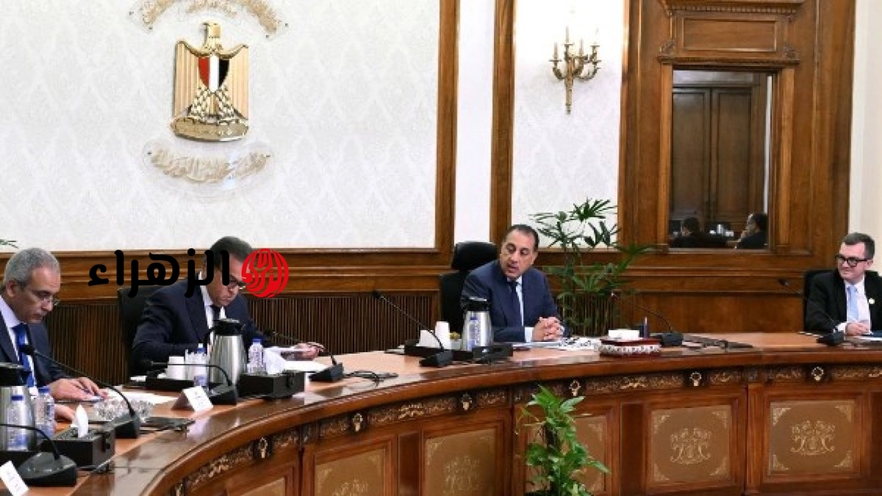 رئيس الوزراء يستعرض جهود الحكومة في تطوير منظومة الإسعاف بجميع المحافظات