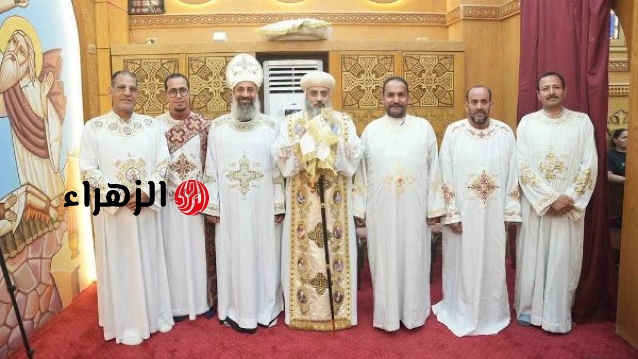 رسامة شمامسة جدد في كنيسة العذراء والملاك ميخائيل بأبو قرقاص البلد