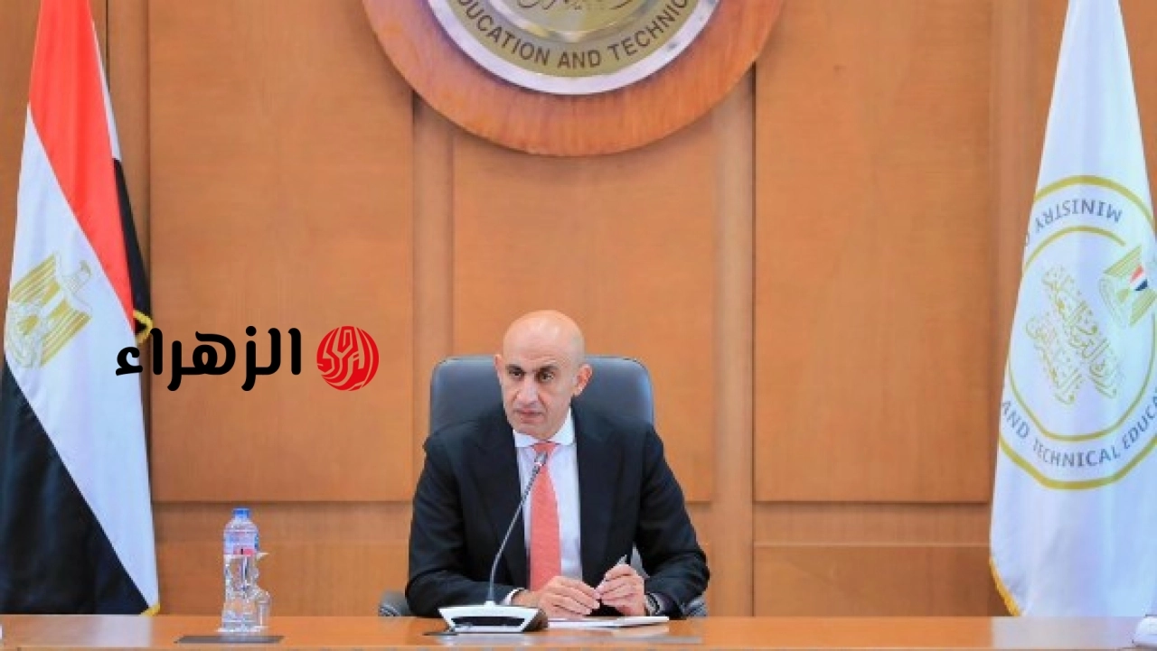 ضبط طالب صور امتحان اللغة العربية للثانوية العامة 2026 بالباركود والتعليم يعلن اتخاذ الإجراءات القانونية