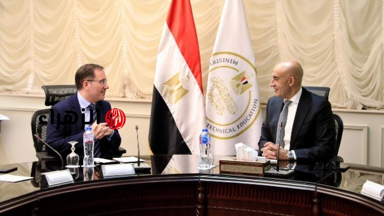 عبد اللطيف يبحث مع سفير المملكة المتحدة تعزيز جودة المدارس والتعليم الفني