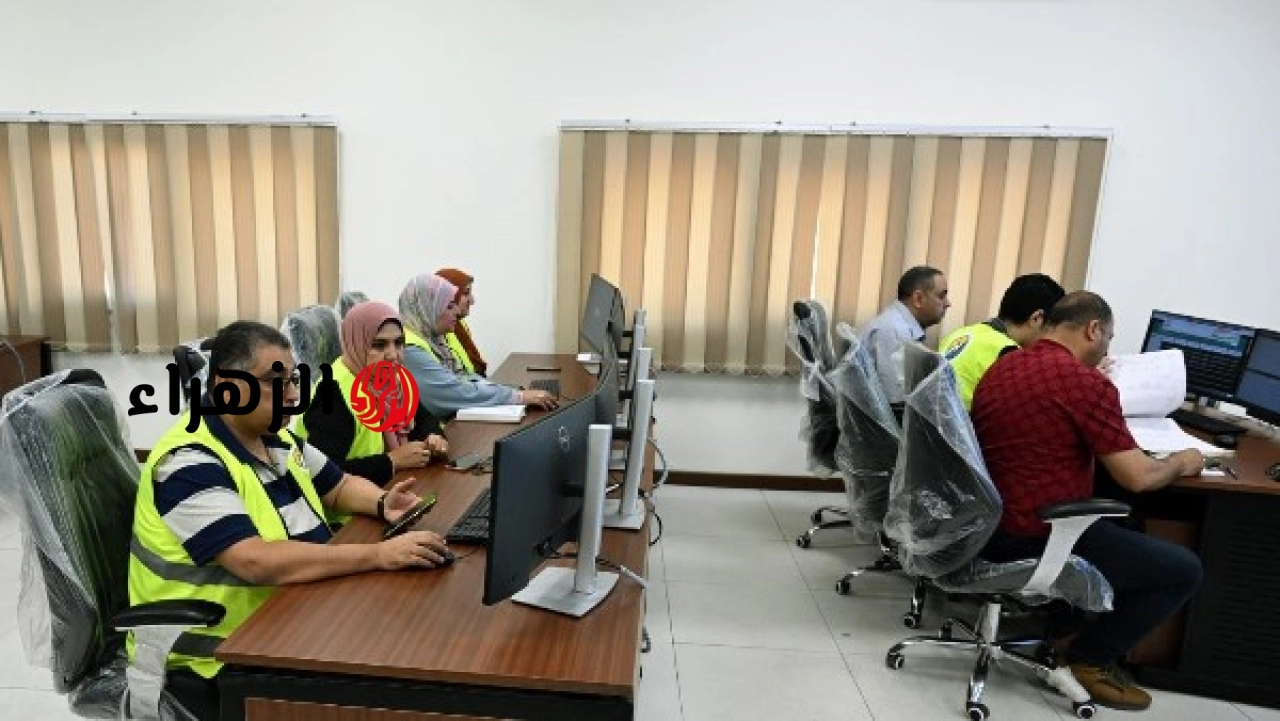مدبولي يتفقد مركز تحكم غرب بالإسكندرية ويعلن استمرار تطوير الشبكة القومية للكهرباء