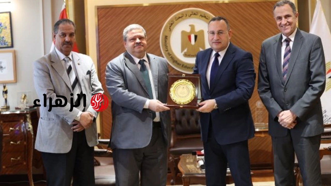 وزير التعليم العالي يناقش مع رئيس هيئة ضمان الجودة والاعتماد تطوير منظومة التعليم الجامعي