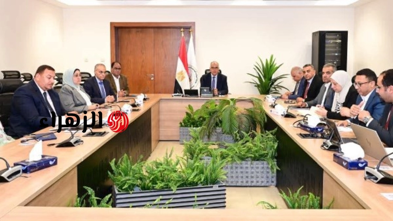 وزير الري يستعرض تمكين روابط مستخدمي المياه ويوجه بتنفيذ إجراءات حماية النيل من التلوث