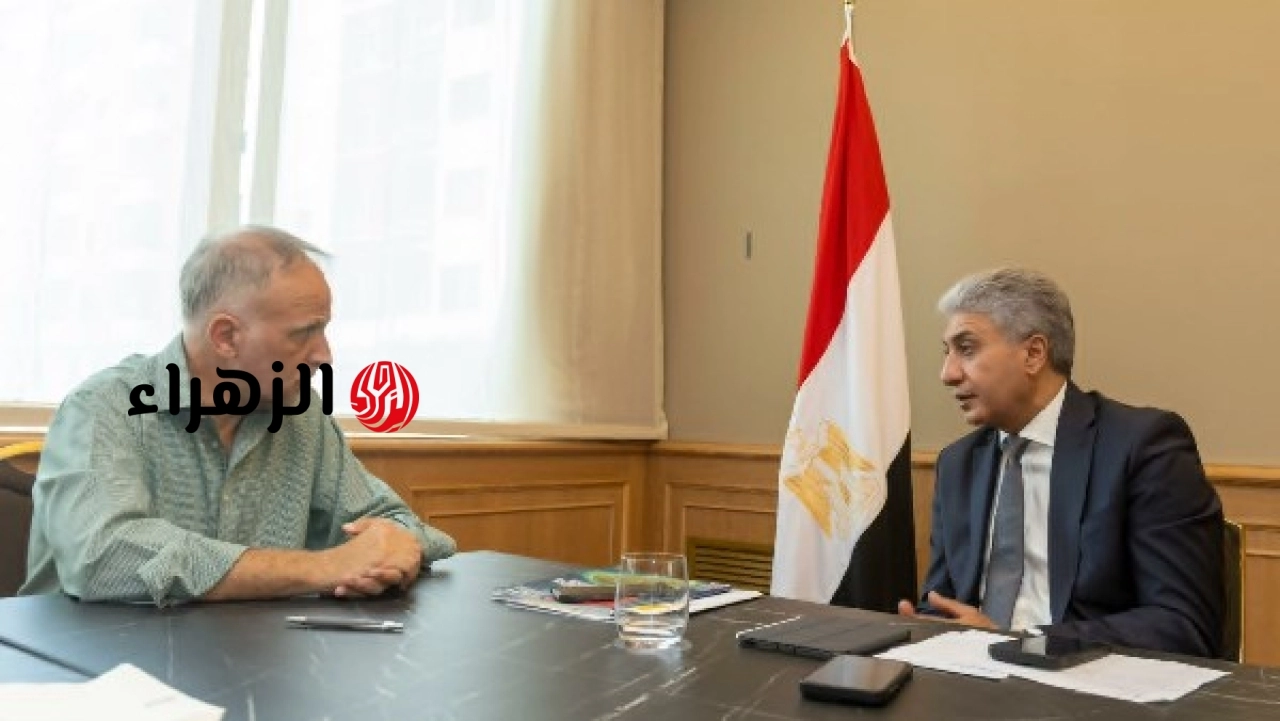 وزير السياحة والآثار يعرض آخر تطورات القطاع السياحي أمام وسائل الإعلام الإيطالية