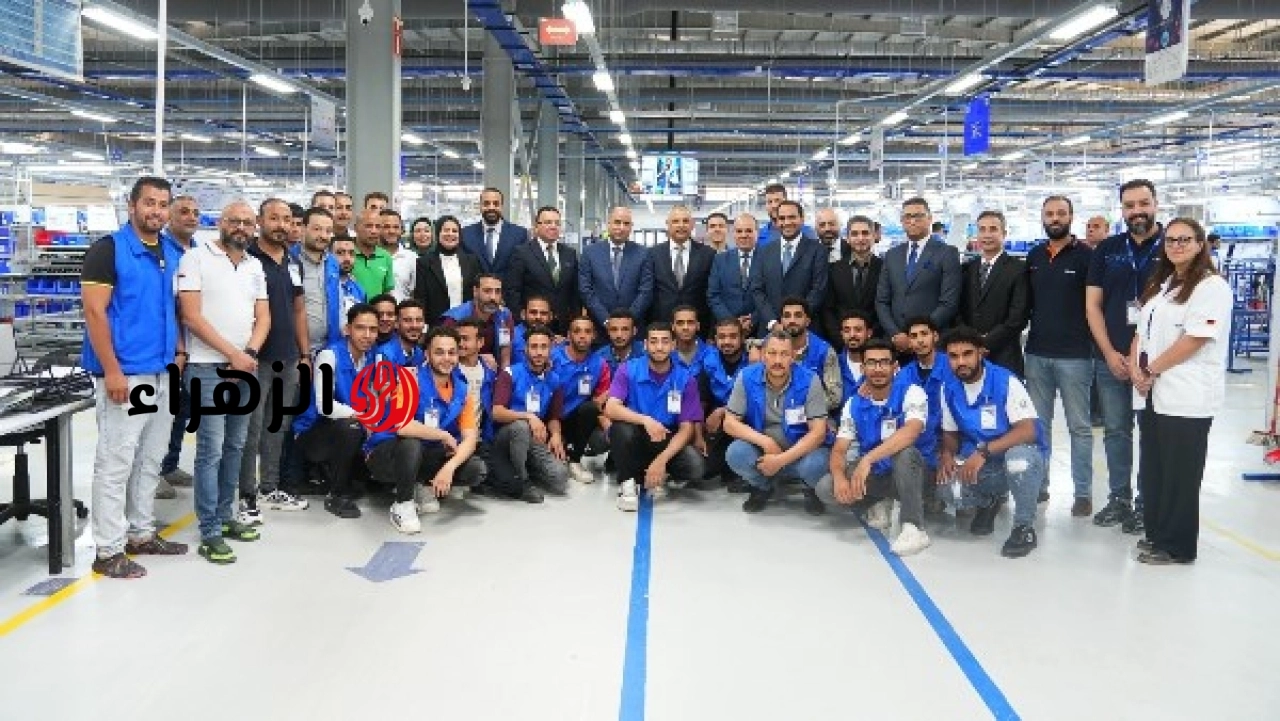 وزير العمل يتفقد مصنع ضفائر وكابلات السيارات ويبحث آليات التوسع وزيادة فرص التشغيل