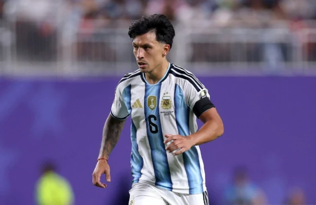 نصف نهائي كأس العالم 2026: إنجلترا وتحدي تحييد الجيش الأرجنتيني من الدوري الإنجليزي الممتاز. 7 قدّم مارتينيز أداءً استثنائياً في المباراة ضد سويسرا. الصورة: غيتي إيميجز.