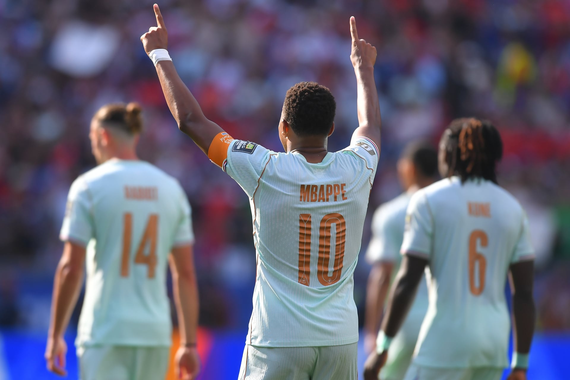 لماذا يحقق كيليان مبابي نجاحاً باهراً مع المنتخب الفرنسي، بينما يثير الجدل في ريال مدريد؟ 9 1784040160 370 لماذا يحقق كيليان مبابي نجاحاً باهراً مع المنتخب الفرنسي، بينما