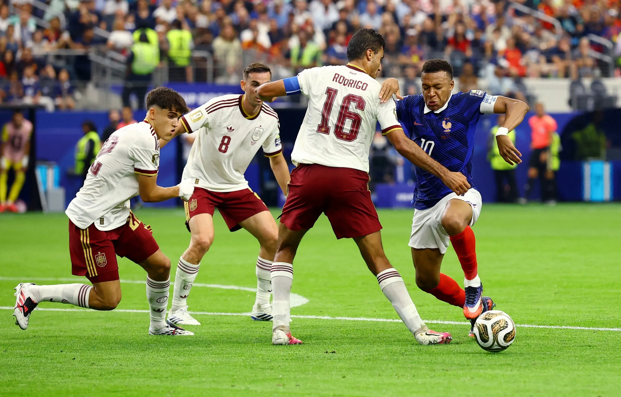 نتائج نصف نهائي كأس العالم 2026: إسبانيا تُلقّن فرنسا درساً في عقلية كرة القدم 6 نتائج نصف نهائي كأس العالم 2026: إسبانيا تُلقّن فرنسا درساً في عقلية كرة القدم - الصورة 2.