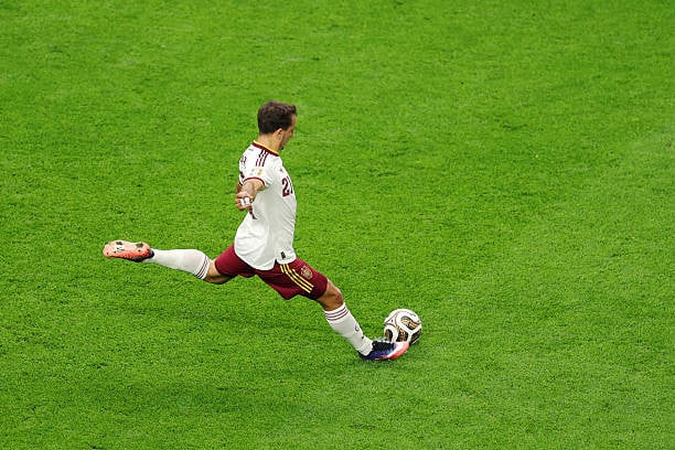 إسبانيا تفوز على فرنسا 2-0: رودري يقود لاروخا إلى نهائي كأس العالم 2026. 15 نجح ميكيل أويارزابال في تحويل ركلة الجزاء ليمنح إسبانيا التقدم.
