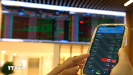 استعاد مؤشر VN-Index مستوى 1800 نقطة، ليغلق عند أعلى مستوى له في الجلسة.