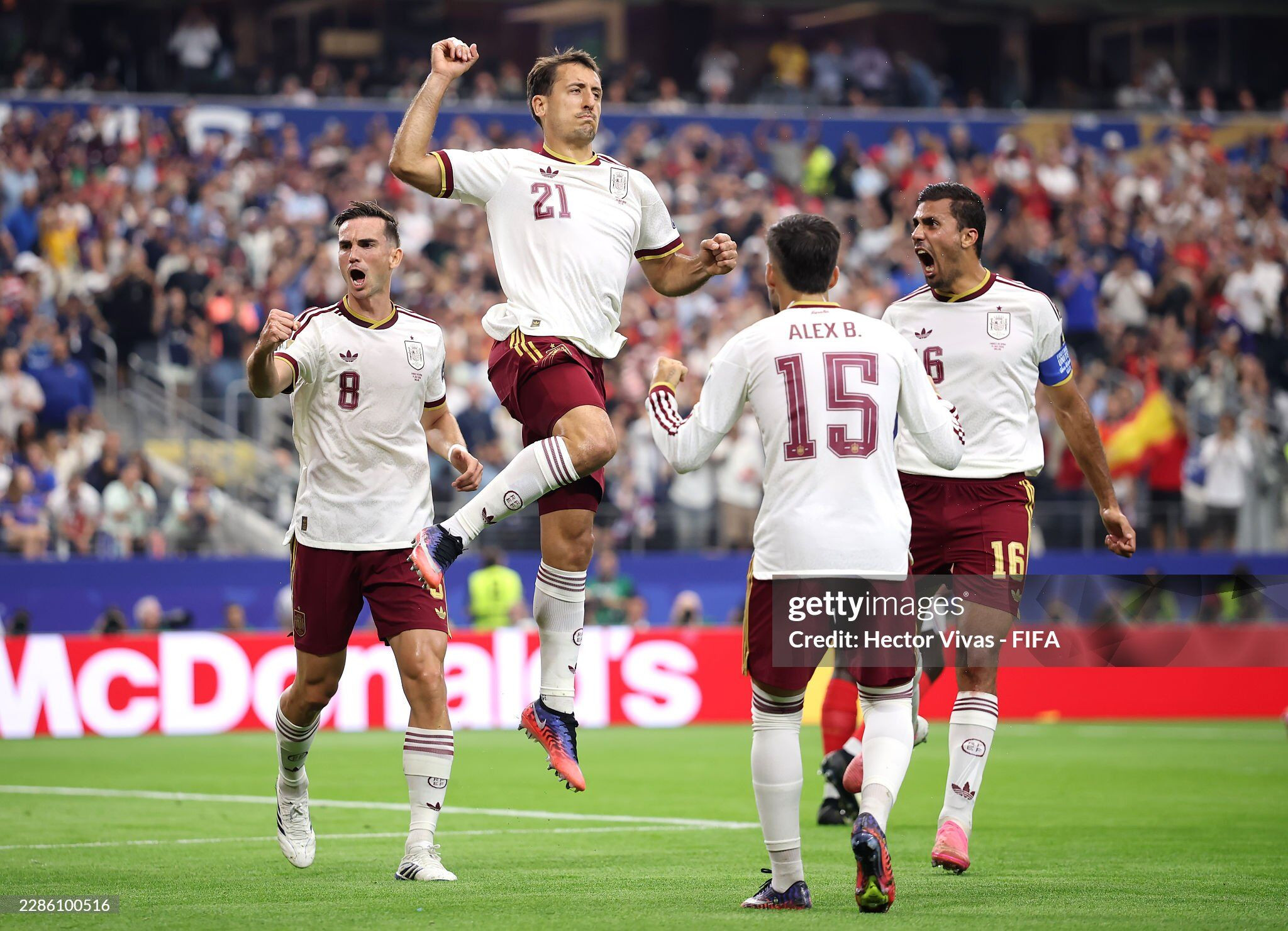 إسبانيا 2-0 فرنسا: سيطرة تامة تُقصي "الديكة" من كأس العالم 2026. 10 صنع أويارزابال نقطة التحول في مباراة نصف النهائي.