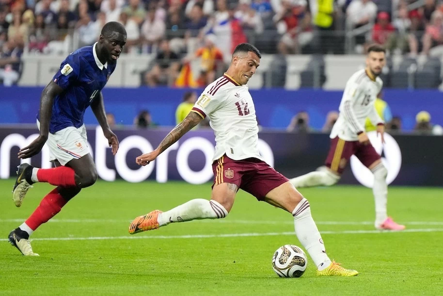 نتائج كأس العالم لكرة القدم 2026: إسبانيا 2-0 فرنسا: يواصل لامين يامال إزعاج مبابي، ويتأهل منتخب لا روخا بكل فخر إلى المباراة النهائية. Kết quả bóng đá World Cup 2026: Tây Ban Nha 2-0 Pháp: Lamine Yamal tiếp tục gieo sầu cho Mbappé, La Roja hiên ngang vào Chung kết