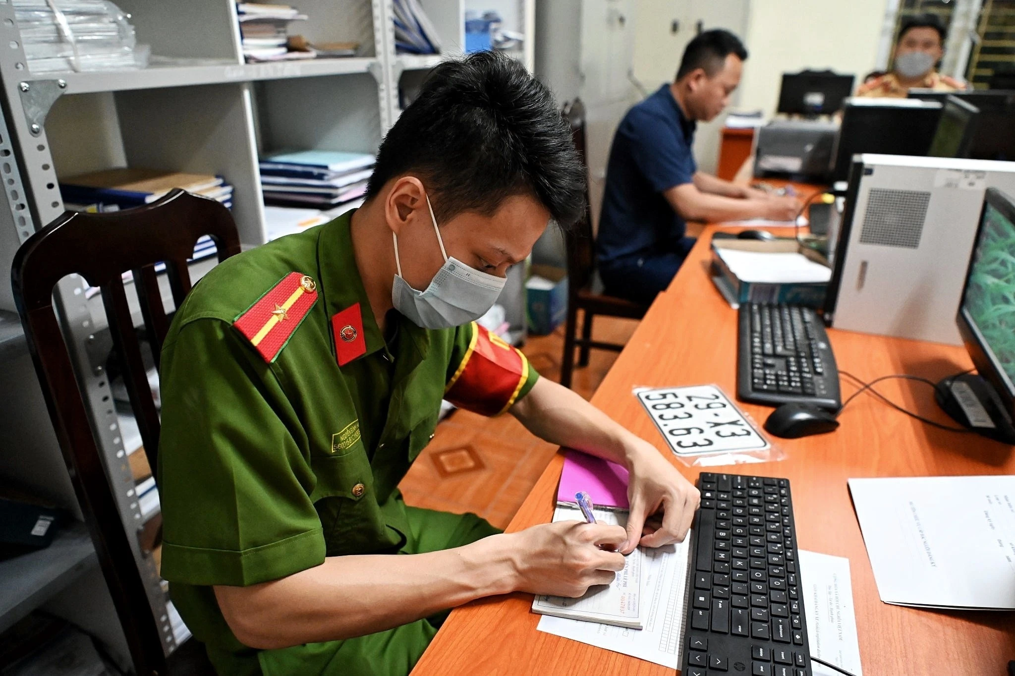 بطاقة الهوية، جواز السفر، شهادة السجل الجنائي، رخصة القيادة (الصورة 2) căn cước, hộ chiếu, lý lịch tư pháp, giấy phép lái xe ảnh 2