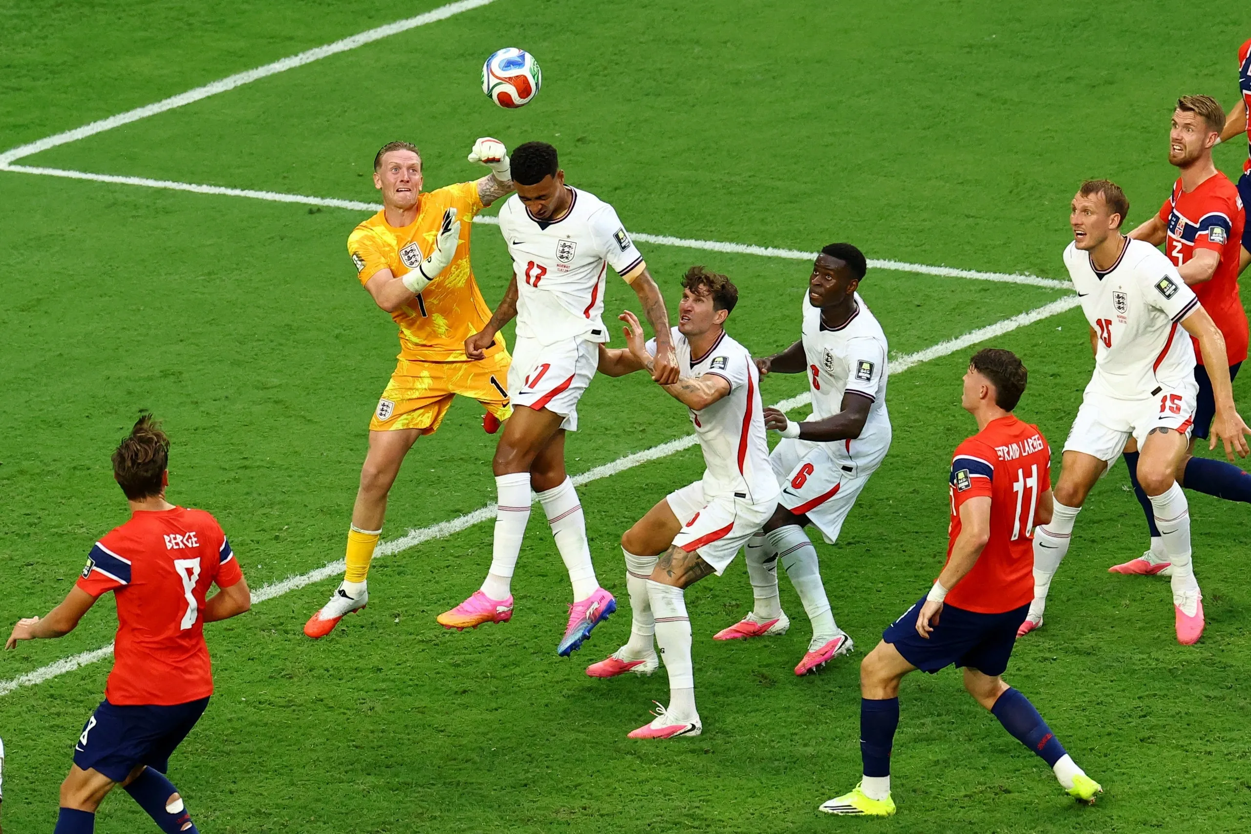 هل يقدم ديفيد بيكهام "نصائح" لمنتخب إنجلترا حول كيفية تجنب استفزازات ميسي والأرجنتين؟ 7 هل يقدم ديفيد بيكهام