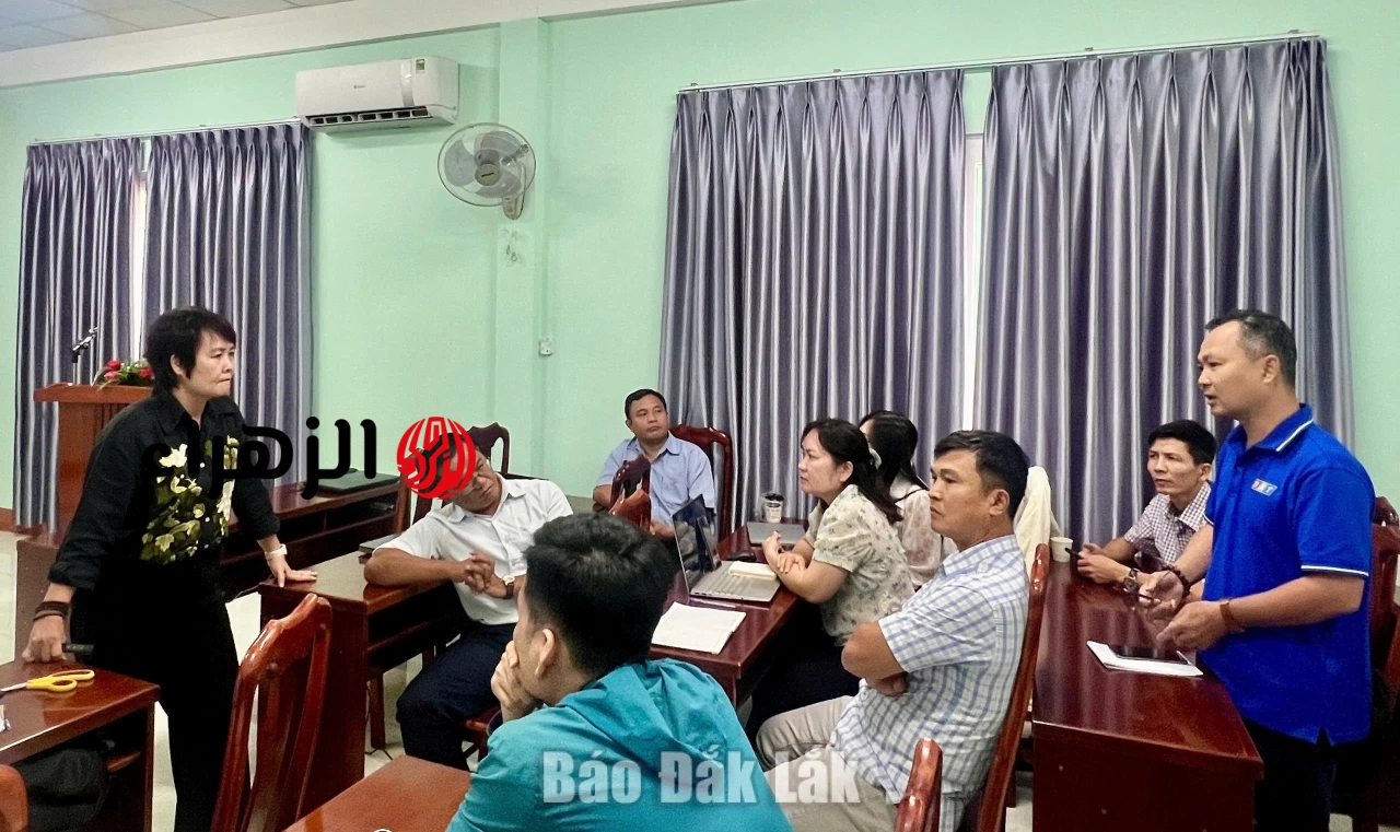 التدريب على تقنيات إعداد التقارير التلفزيونية.