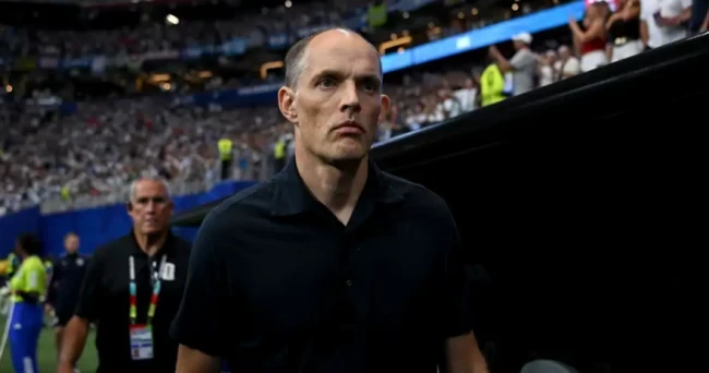 توماس توخيل وتحدي إعادة بناء المنتخب الإنجليزي بعد الهزيمة المريرة في كأس العالم 2026. 7 يواجه المدرب توماس توخيل ضغوطاً هائلة بعد خروج إنجلترا من البطولة.