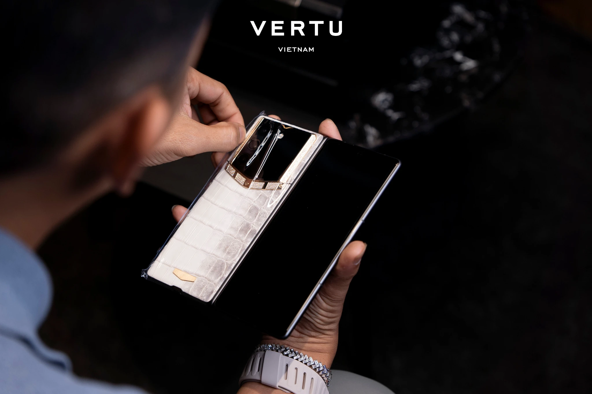 وكيل الذكاء الاصطناعي، فيرتو سيجنتشر، رجل أعمال (الصورة 3) AI Agent, Vertu Signature, doanh nhân ảnh 3