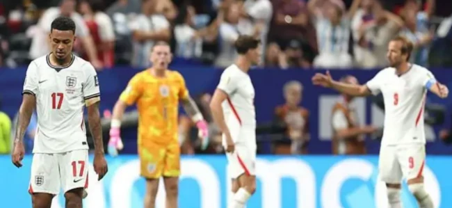 الاتحاد الدولي لكرة القدم يحقق مع الأرجنتين، وإبراهيموفيتش ينتقد إنجلترا قبل انطلاق كأس العالم 2026. 6 هُزمت إنجلترا أمام الأرجنتين. الصورة: غيتي.