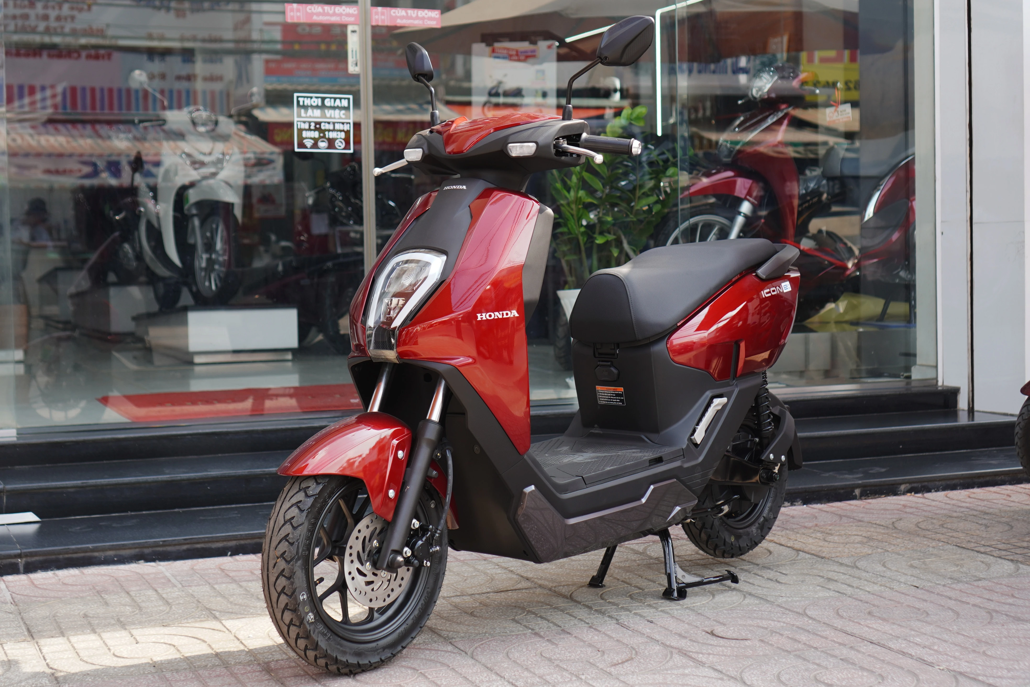 xe máy điện ảnh 3