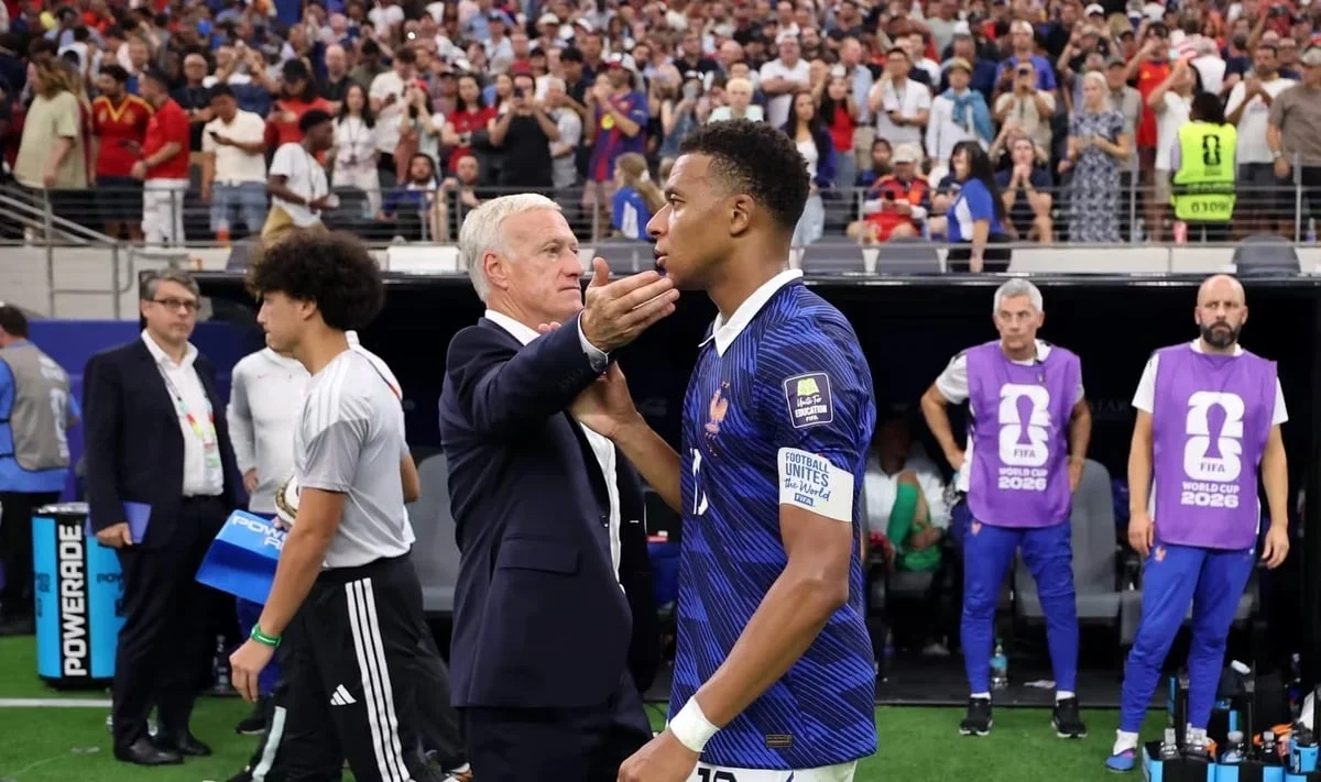 يسعى المنتخب الفرنسي إلى توديع مدربه ديدييه ديشامب بتحقيق الفوز. الصورة: الفيفا. Tuyển Pháp muốn chia tay HLV Didier Deschamps bằng chiến thắng. Ảnh: FIFA.