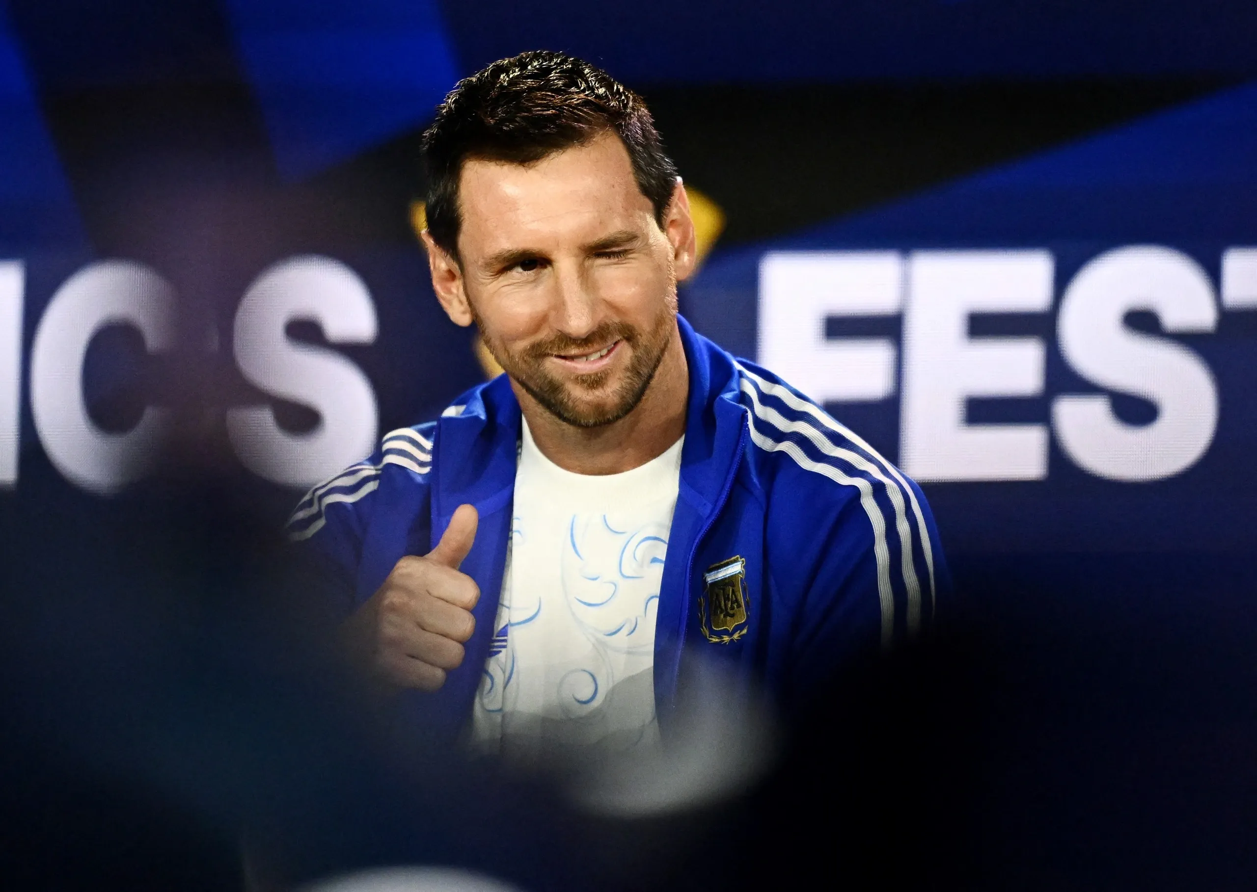 أشاد المدرب سكالوني كثيراً بمعلمه فوينتي، وكشف عن مستقبل ميسي بعد نهائي كأس العالم. 10 أشاد المدرب سكالوني كثيراً بمعلمه فوينتي، كاشفاً عن مستقبل ميسي بعد نهائي كأس العالم - الصورة 3.