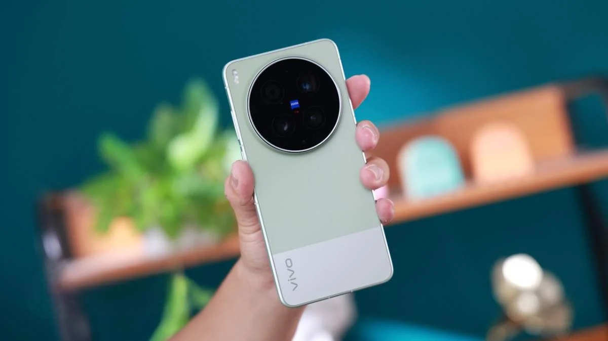 اختبار كاميرا vivo X500 Ultra لسلسلة من المستشعرات بدقة 200 ميجابكسل: خطوة جديدة للأمام لكاميرات التقريب المقربة ذات المنظار. 7 من المتوقع إطلاق هاتف vivo X500 Ultra في أوائل العام المقبل مع العديد من ترقيات الأجهزة.