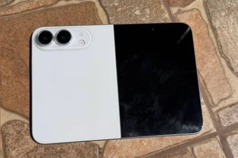 قد يُحدث هاتف Galaxy Z Fold 8 Ultra تأثيراً كبيراً بفضل ميزة الكاميرا الغامضة التي يتمتع بها. 6 الصور المسربة لهاتف آيفون ألترا تثير حماس معجبي آبل.