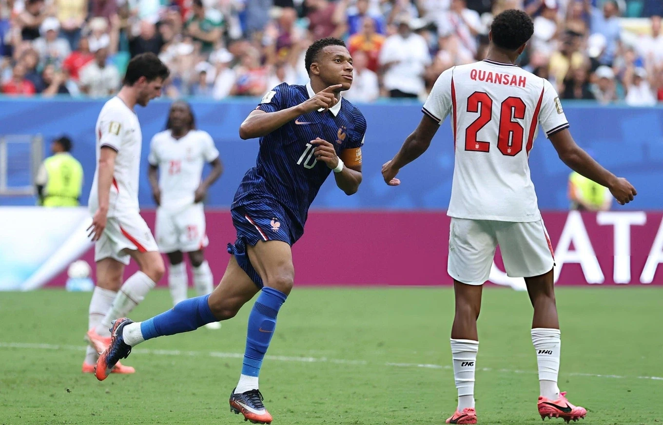 يشعر المنتخب الوطني الفيتنامي بالقلق بشأن صحة شوان سون؛ فازت إنجلترا على فرنسا 6-4 في مباراة تحديد المركز الثالث في كأس العالم 2026. 10 يشعر المنتخب الوطني الفيتنامي بالقلق بشأن صحة شوان سون؛ فازت إنجلترا على فرنسا 6-4 في مباراة تحديد المركز الثالث في كأس العالم 2026.