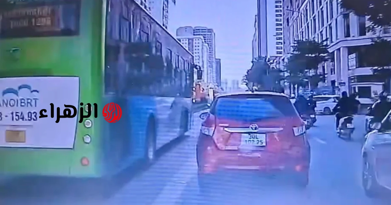 تحذر إدارة شرطة المرور من أن سائقي الدراجات النارية الذين يتعدون بشكل متكرر على مسارات السيارات يشكلون خطراً كبيراً.