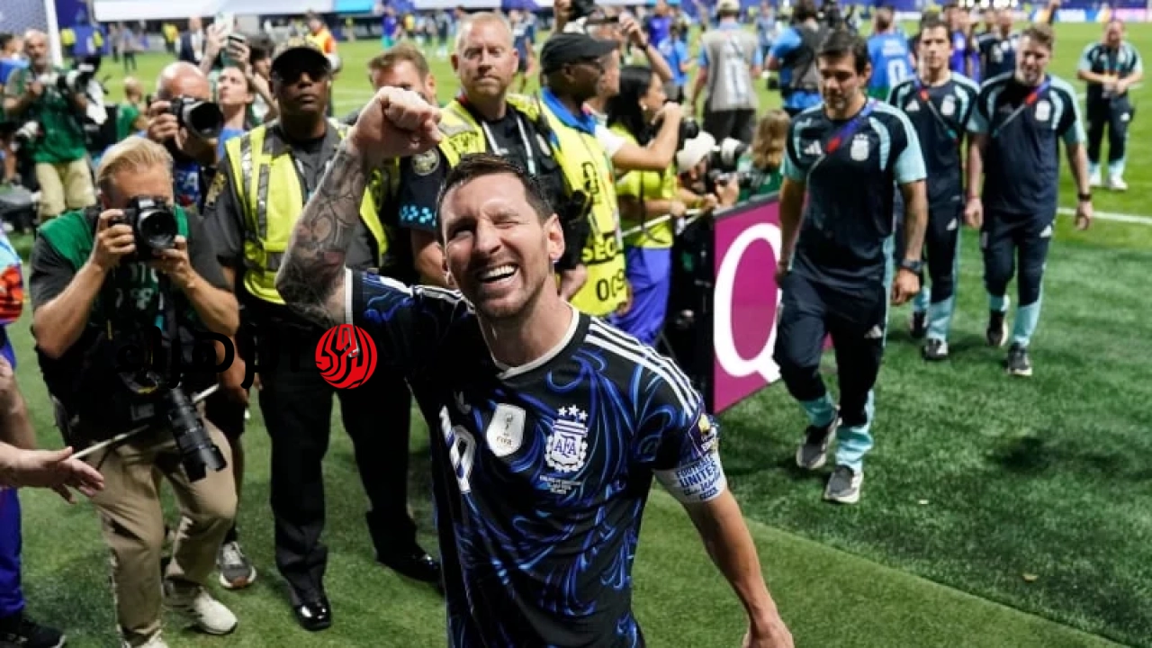 احتمالات الفوز بالكرة الذهبية لكأس العالم 2026: هل سيُزاح ليونيل ميسي عن عرشه لصالح رودري في اللحظة الأخيرة؟