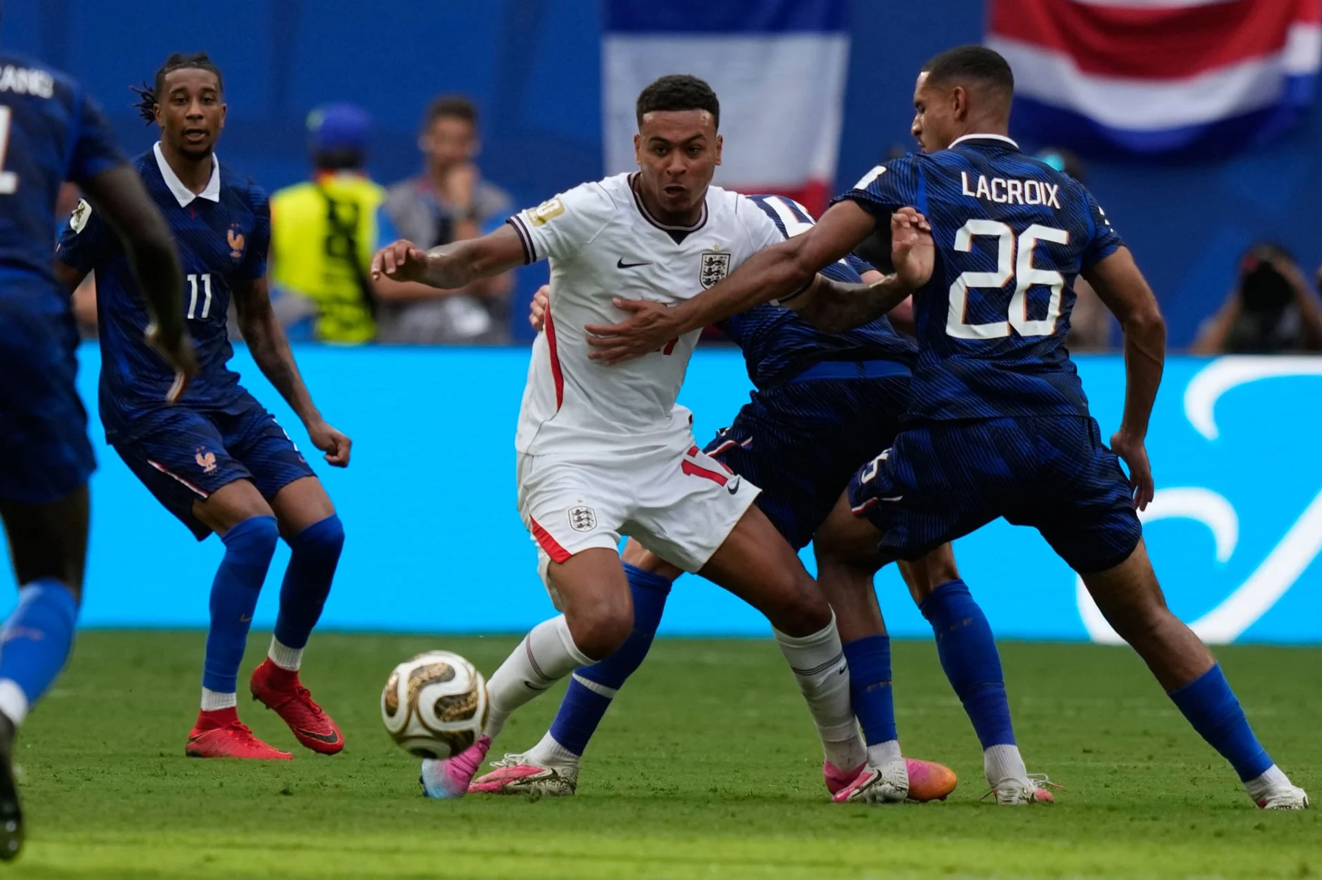 تحديث إخباري، 19 يوليو: أعظم هداف في تاريخ الدوري الفيتنامي ينضم إلى نادي بيكاميكس هو تشي منه سيتي لكرة القدم. 7 1784467463 670 تحديث إخباري، 19 يوليو أعظم هداف في تاريخ الدوري الفيتنامي