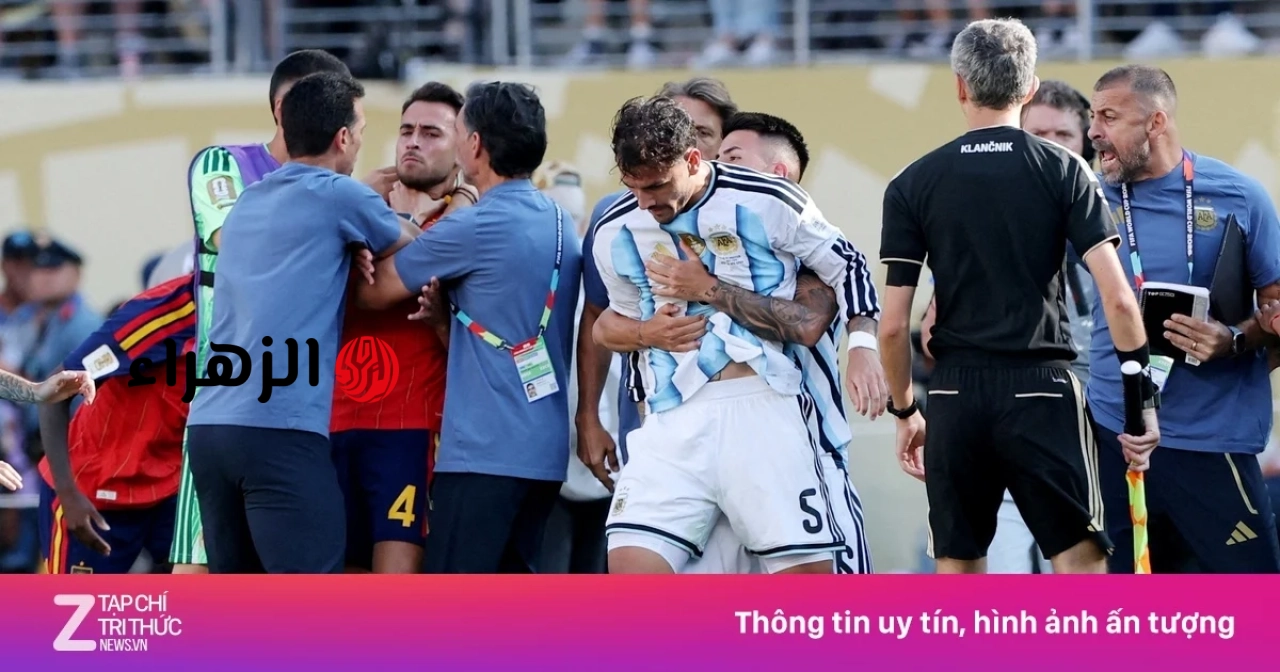 حصل اللاعب الأرجنتيني الثاني على بطاقة حمراء.