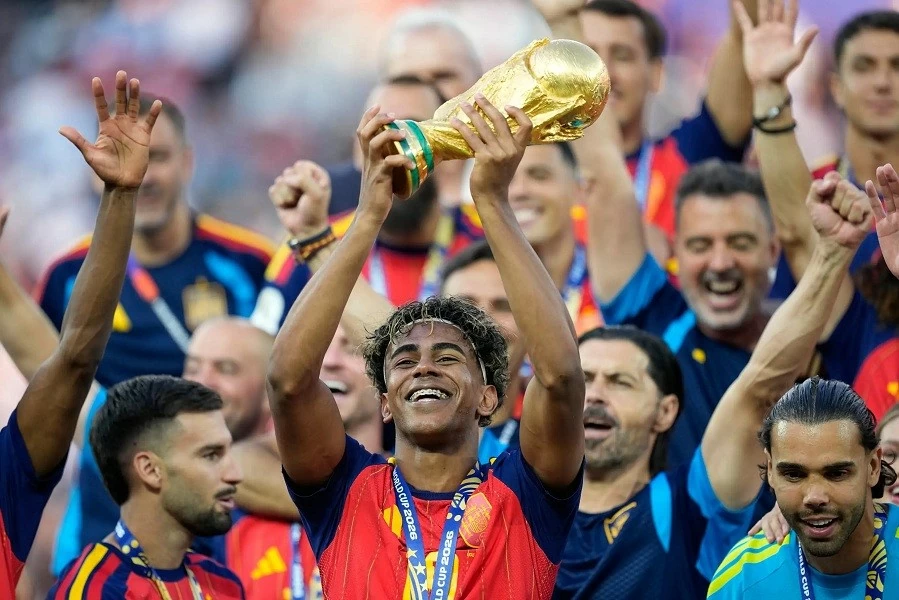 نتيجة نهائي كأس العالم 2026: إسبانيا 1-0 الأرجنتين: فيران توريس يقود لاروخا إلى قمة العالم، وليونيل ميسي ينهي حلمه. Kết quả Chung kết bóng đá World Cup 2026: Tây Ban Nha 1-0 Argentina: Ferran Torres đưa La Roja lên đỉnh thế giới, Lionel Messi khép lại giấc mơ dang