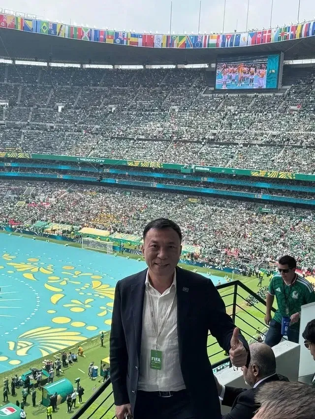 رئيس الاتحاد الفيتنامي لكرة القدم، تران كوك توان، سيحضر نهائي كأس العالم 2026 في الولايات المتحدة. 7 رئيس الاتحاد الفيتنامي لكرة القدم تران كوك توان يحضر نهائي كأس العالم 2026 في الولايات المتحدة - الصورة 3.