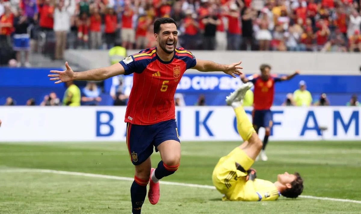 لعب ميرينو دور Ở cả Arsenal lẫn đội tuyển Tây Ban Nha, Merino đều sắm vai 'siêu dự bị', nhưng hễ vào sân là tỏa sáng. Ảnh: FIFA.