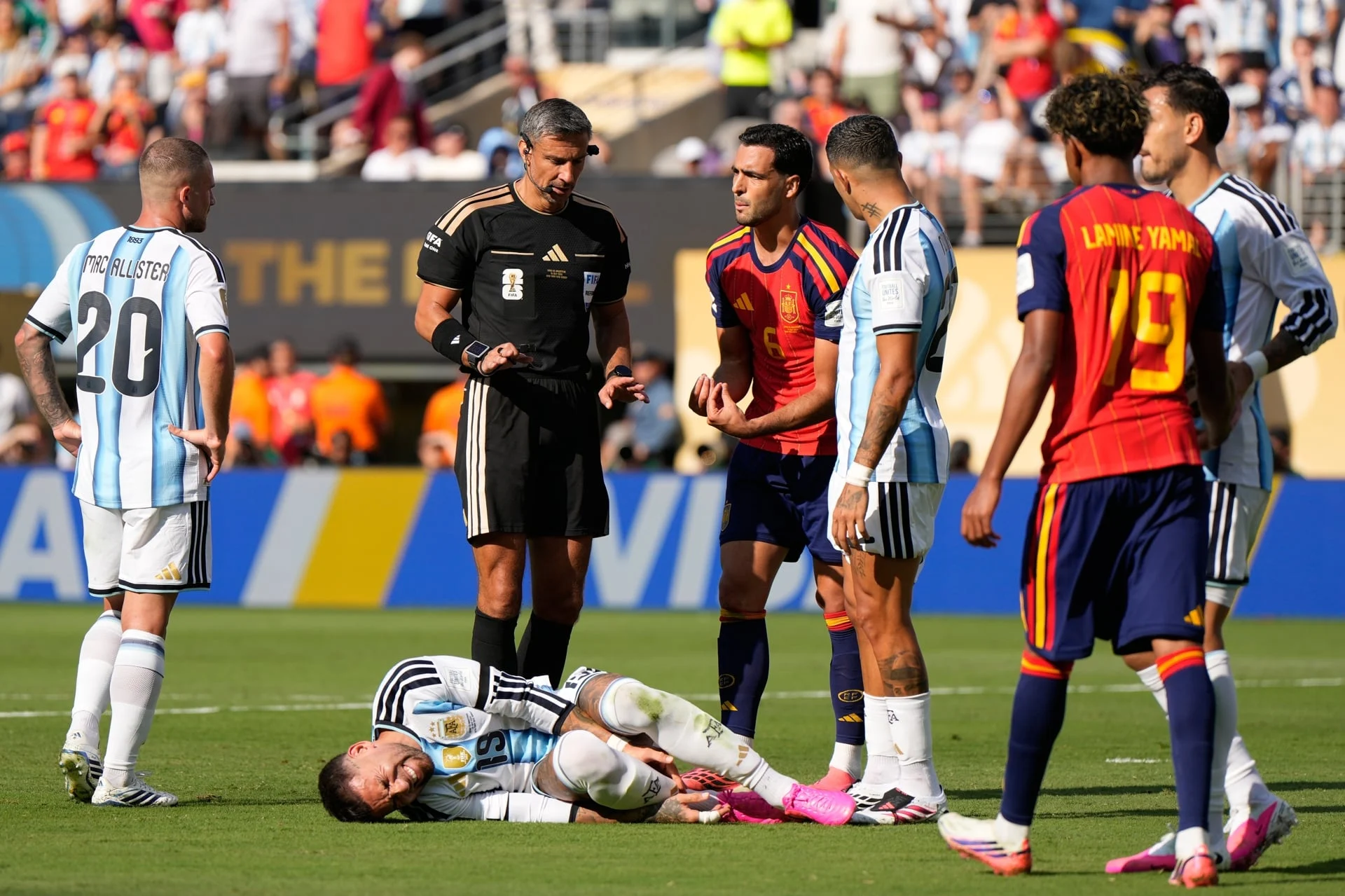 هل تجاهلت تقنية الفيديو المساعد للحكم (VAR) القرار، وهل كان الحكم مخطئاً في إلغاء هدف نيكو ويليامز؟ 9 1784532924 831 هل تجاهلت تقنية الفيديو المساعد للحكم VAR القرار، وهل كان