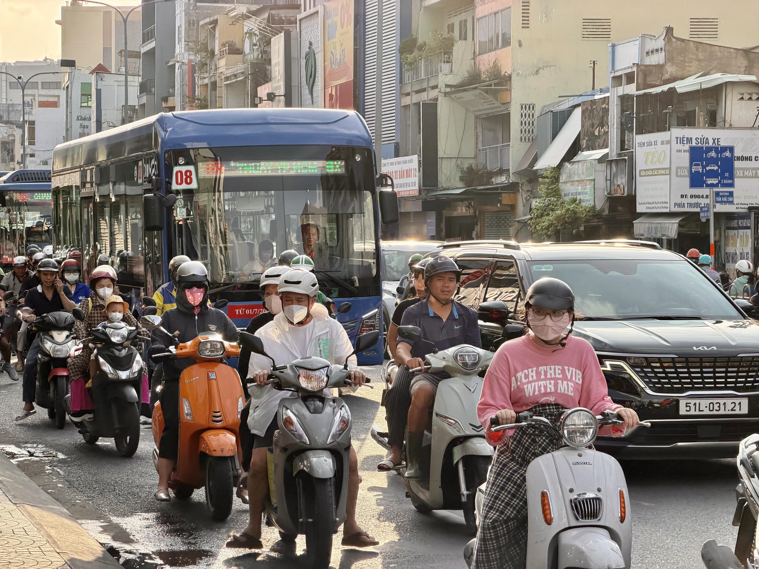 مع ازدياد شعبية السيارات الكهربائية، تسعى الشركات الفيتنامية إلى استعادة سوق الدراجات النارية الذي تبلغ قيمته مليارات الدولارات. 6 تُسرّع الشركات الفيتنامية جهودها لاستعادة سوق الدراجات النارية الذي تبلغ قيمته مليار دولار - الصورة 2.
