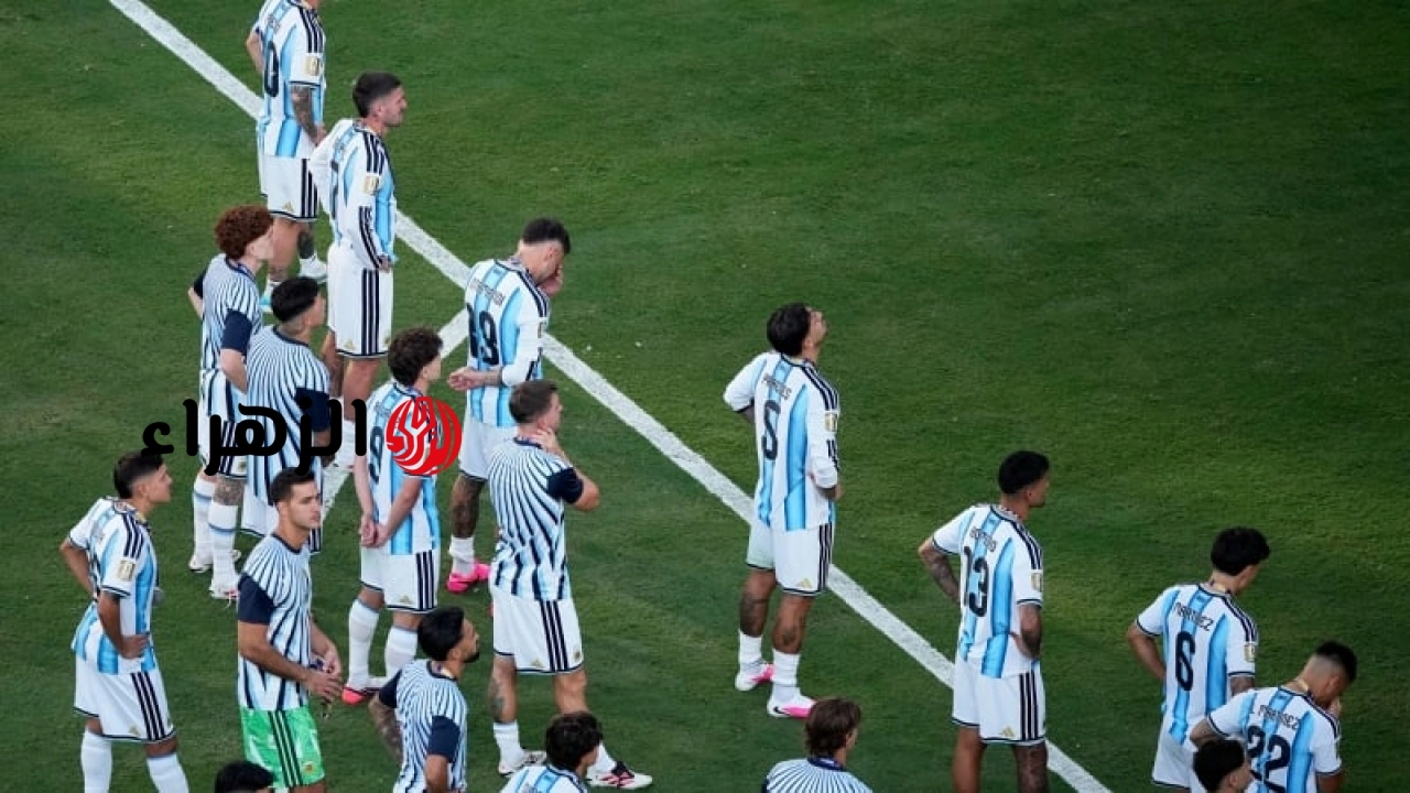الأرجنتين تدير ظهرها لإسبانيا أثناء استلامها كأس العالم: “انعدام الروح الرياضية”؟