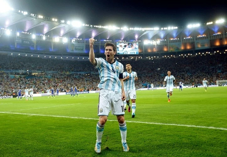 ليونيل ميسي وبطولاته الست في كأس العالم: رحلة من فتى يبلغ من العمر 18 عامًا إلى أسطورة البطولة. Lionel Messi và 6 kỳ World Cup: Hành trình từ chàng trai 18 tuổi đến huyền thoại của giải đấu