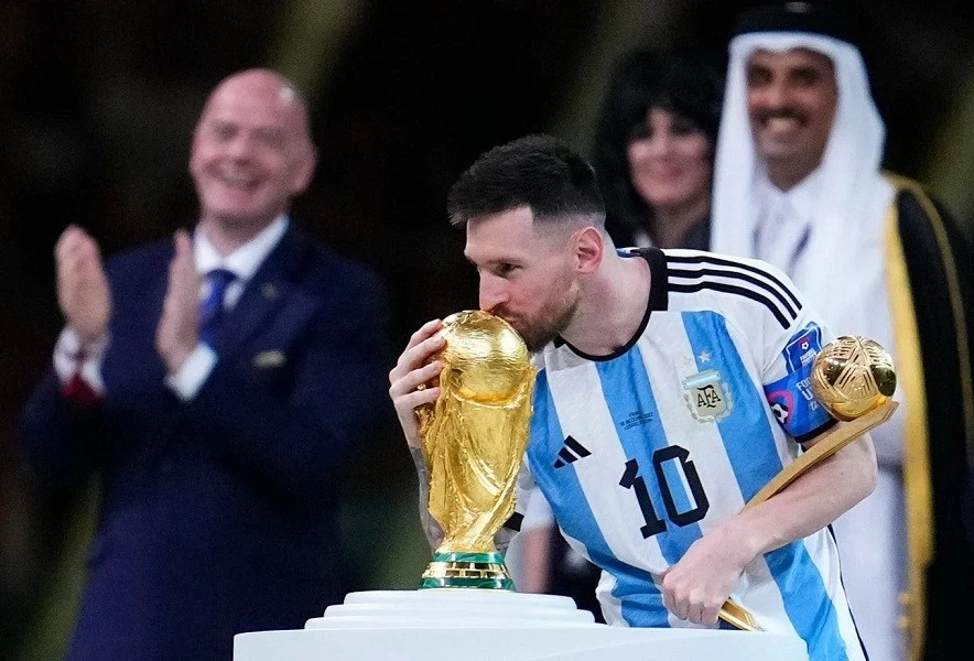 ليونيل ميسي وبطولاته الست في كأس العالم: رحلة من فتى يبلغ من العمر 18 عامًا إلى أسطورة البطولة. Lionel Messi và 6 kỳ World Cup: Hành trình từ chàng trai 18 tuổi đến huyền thoại của giải đấu